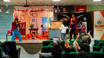 İlkadım Belediyesi, Tiyatro Günü dolayısıyla ilkokul öğrencilerine tiyatroyu sevdirmek ve