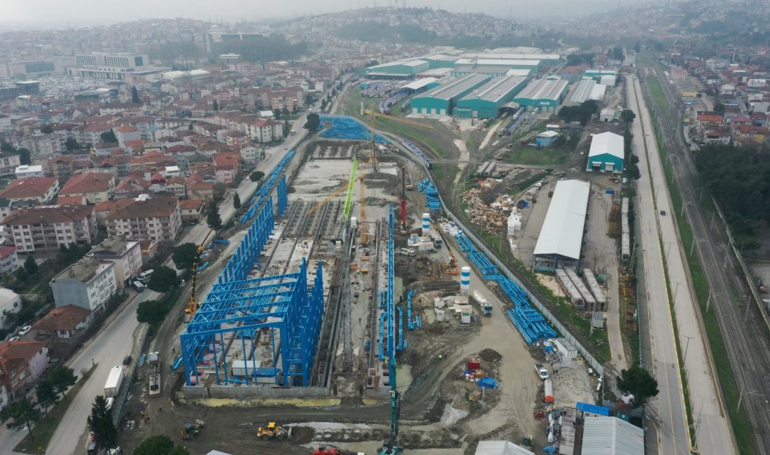 Türkiye’nin İlk Hızlı Tren Fabrikası Ulaştırma ve Altyapı Bakanı Abdulkadir Uraloğlu, Sakarya’da 15 bin metrekarelik