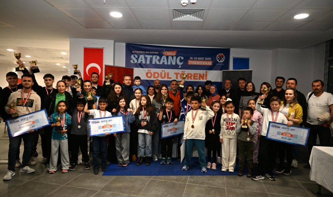 Altınordu Belediyesi, 11 ilden 101 sporcunun katılımıyla Ödüllü Satranç Turnuvası