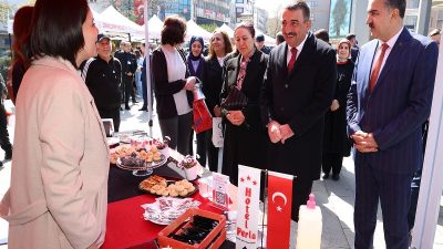 Zonguldak Valisi Osman Hacıbektaşoğlu ve Hanımefendi Güney Hacıbektaşoğlu, 15–22 Nisan