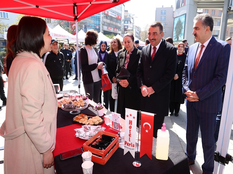Zonguldak Valisi Osman Hacıbektaşoğlu ve Hanımefendi Güney Hacıbektaşoğlu, 15–22 Nisan