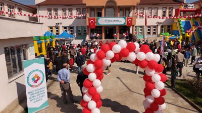 Düzce Belediyesi, ‘Dünya Otizm Farkındalık Günü’nde özel çocuklarla bir araya