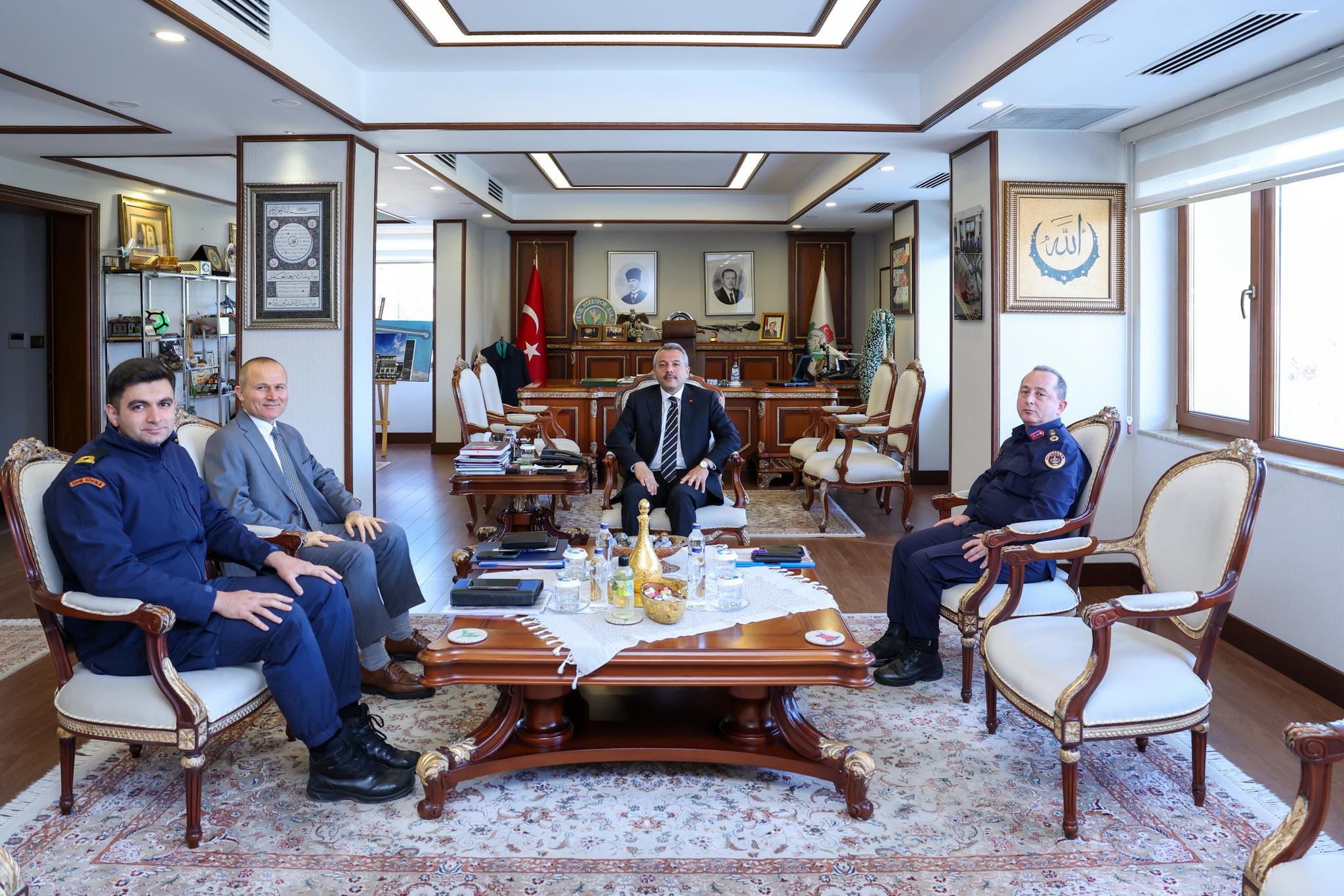 Vali İhsan Selim Baydaş başkanlığında gerçekleştirilen toplantıya İl Emniyet Müdürü