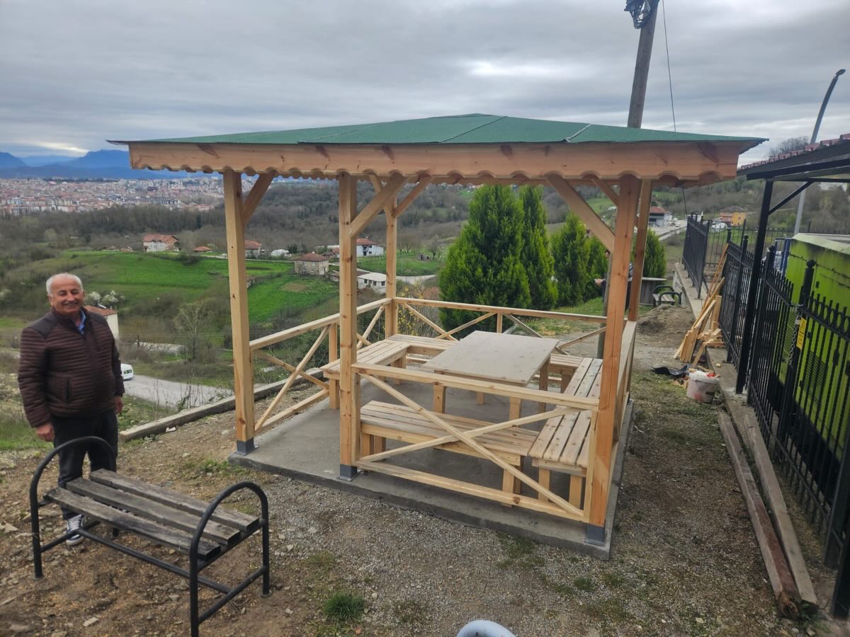 Bartın Belediyesi, eğitim kurumlarının ihtiyaçlarını karşılamaya yönelik çalışmalarını aralıksız sürdürüyor.