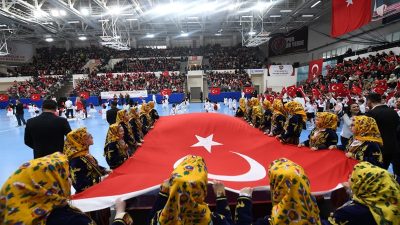 23 Nisan Ulusal Egemenlik ve Çocuk Bayramı, Merkez Spor Salonu’nda