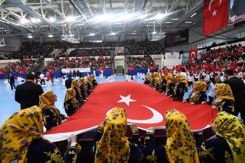 23 Nisan Ulusal Egemenlik ve Çocuk Bayramı, Merkez Spor Salonu’nda
