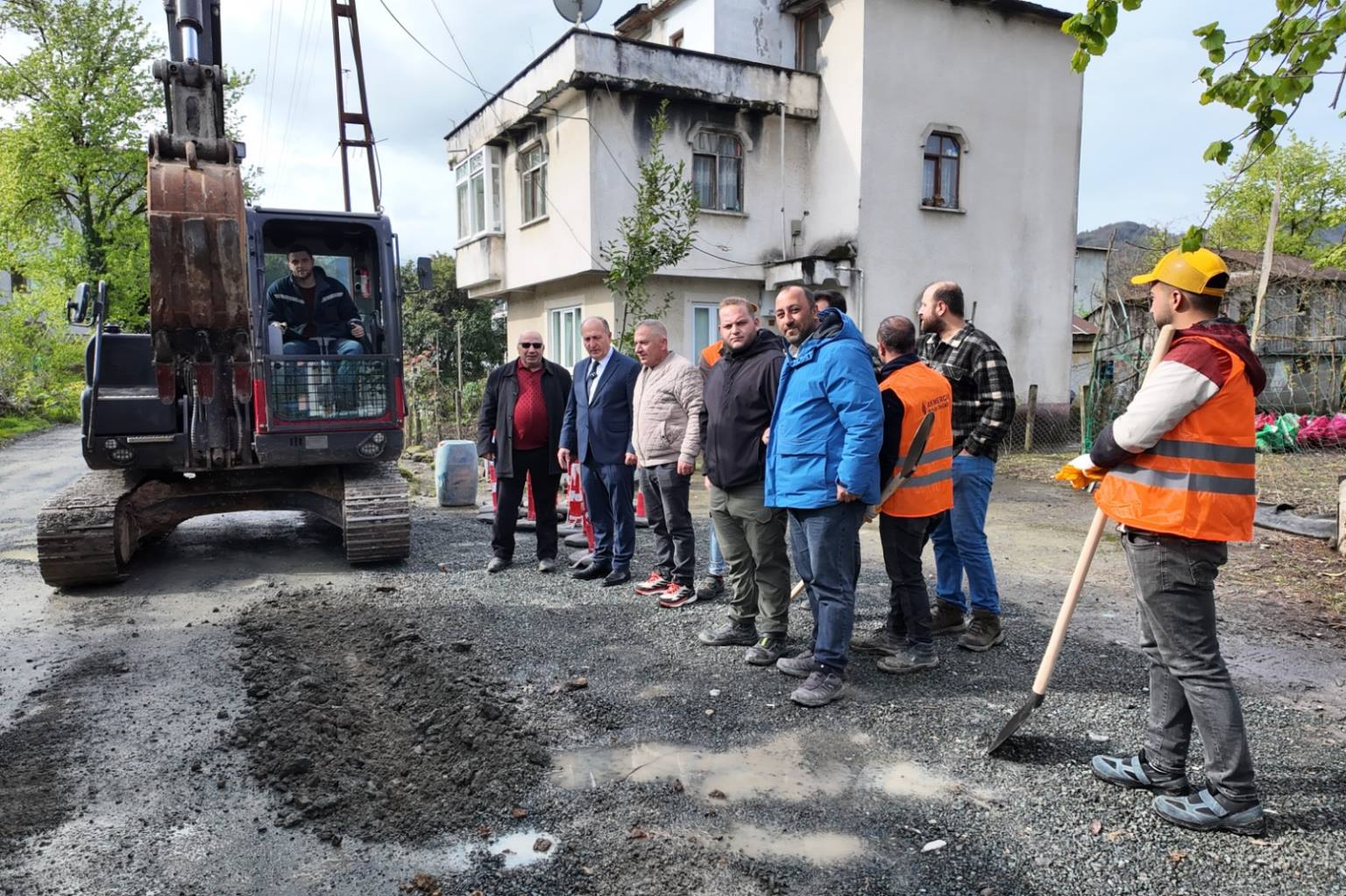 Arhavi Belediyesi doğal gaz altyapı çalışmalarının üçüncü etabı resmen başladı.