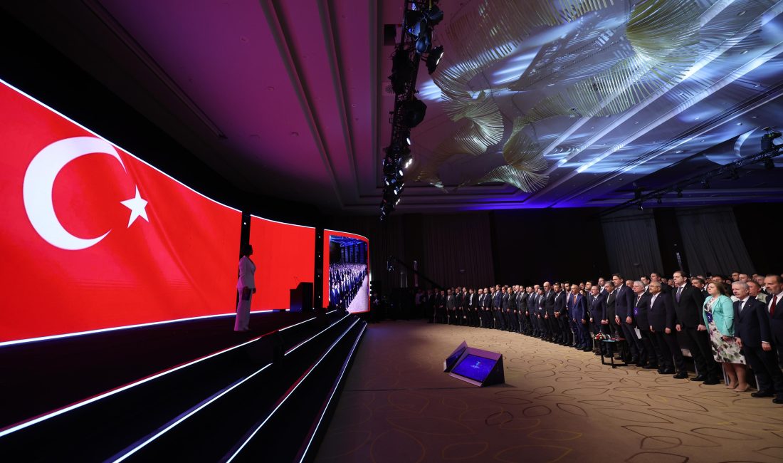 Enerji ve Tabii Kaynaklar Bakanı Alparslan Bayraktar, uzun dönemli enerji