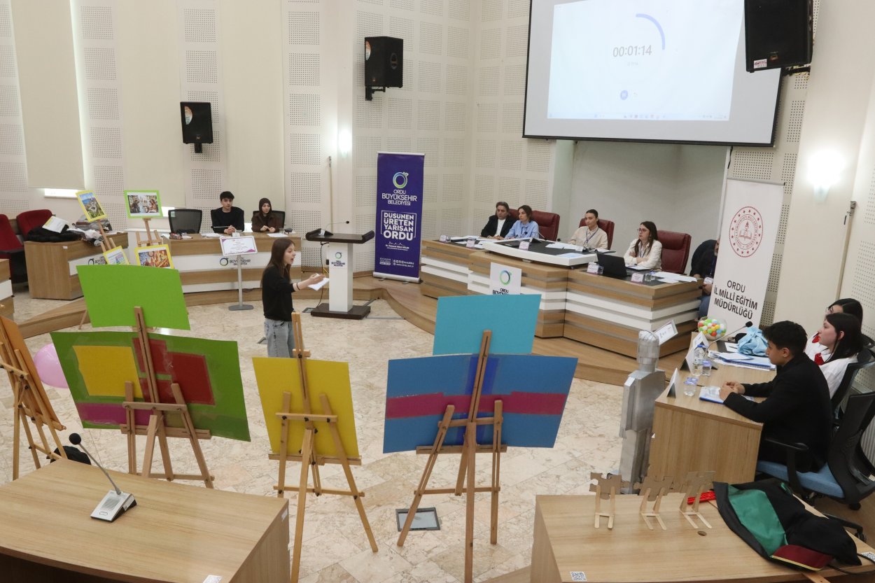 Ordu Büyükşehir Belediyesi tarafından gerçekleştirilen “Münakaşa Değil Münazara” adlı liseler