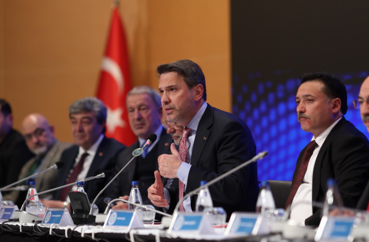 Enerji ve Tabii Kaynaklar Bakanı Alparslan Bayraktar, “Şu anda üzerinde