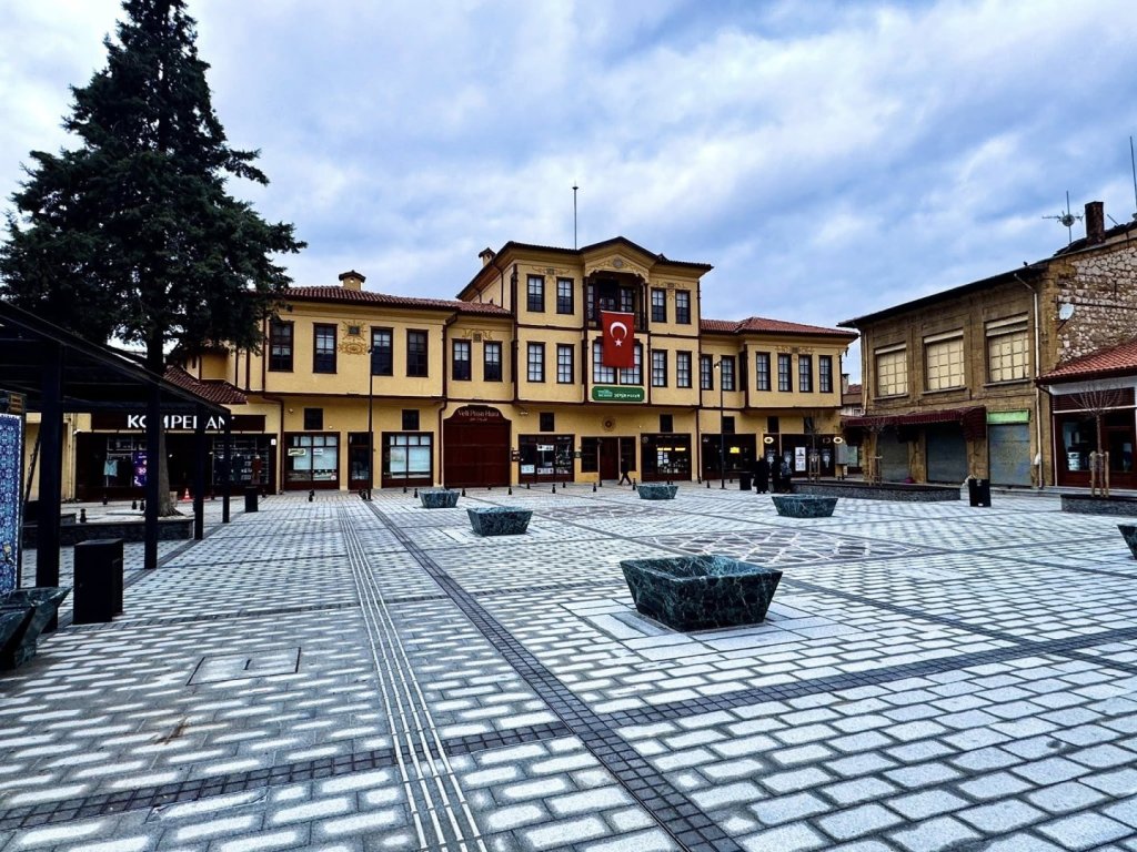 Çorum Belediyesi, şehir kimliğini güçlendiren çalışmalarına bir yenisini daha ekledi.