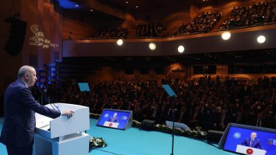 Cumhurbaşkanı Recep Tayyip Erdoğan, Çalışma ve Sosyal Güvenlik Bakanlığı ev