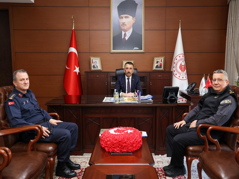 Zonguldak Valisi Osman Hacıbektaşoğlu başkanlığında, İl Jandarma Komutanı Alb. Barış