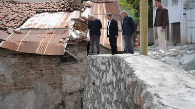Artvin Belediye Başkanı Bilgehan Erdem, Dere Mahallesi’nde devam eden ve