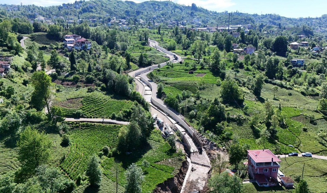 Rize’de Ortapazar Sahur Deresi Taşkın Kontrol Çalışmaları Sürüyor Devlet Su İşleri (DSİ) 22. Bölge Müdürlüğü tarafından Rize merkezde