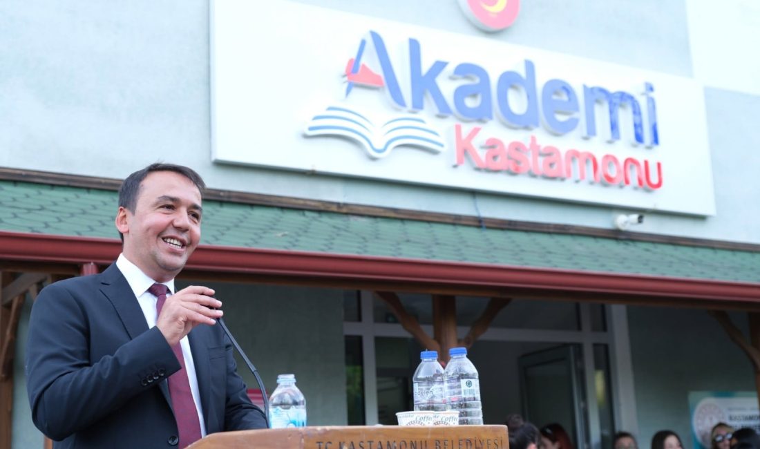 Kastamonu Belediye Başkanı Hasan Baltacı, Akademi Kastamonu 2025-2026 yılı mezuniyet