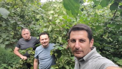 Kayra Gübre firma ortaklarından ve saha sorumlusu Hakan Özlü ile