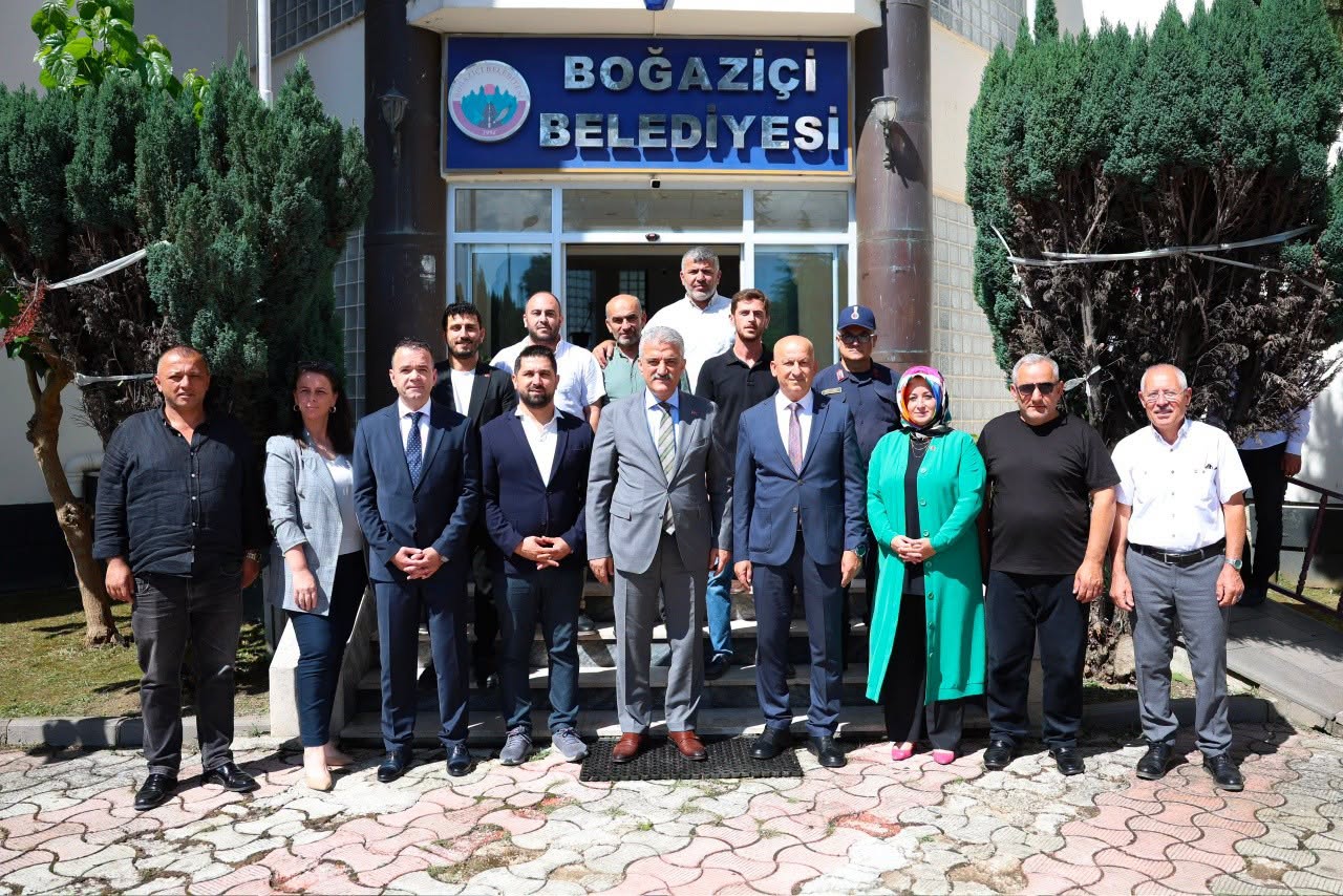 Düzce Valisi Mehmet Makas, Boğaziçi beldesini ziyaret ederek Boğaziçi Belediyesi’nde