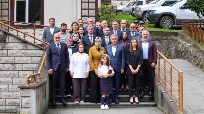 Rize Valisi İhsan Selim Baydaş, eşi Zeyneb Baydaş ile birlikte