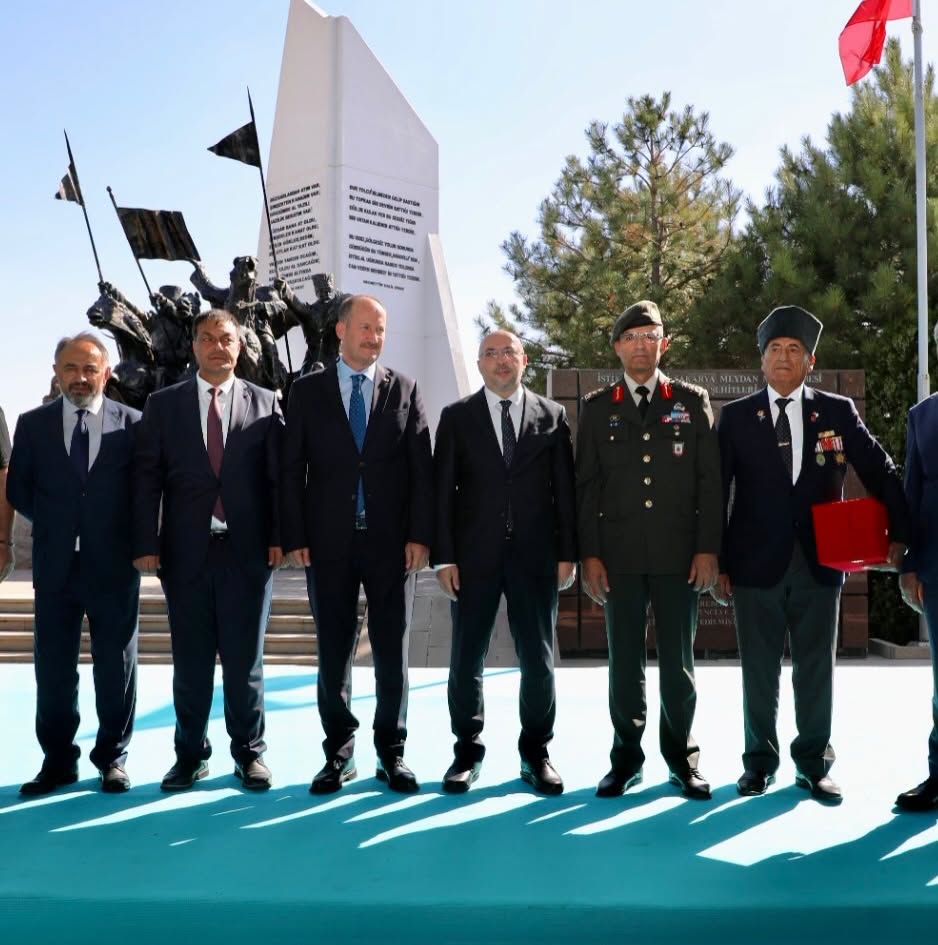 Sakarya Zaferi’nin 105. Yılı Duatepe’de Anıldı Türk milletinin bağımsızlık mücadelesinin en önemli dönüm noktalarından biri olan