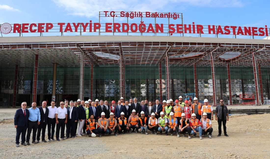 Sağlık Bakanı Memişoğlu Rize’de Şehir Hastanesi İnşaatını İnceledi Sağlık Bakanı Prof. Dr. Kemal Memişoğlu, Rize programı kapsamında İl