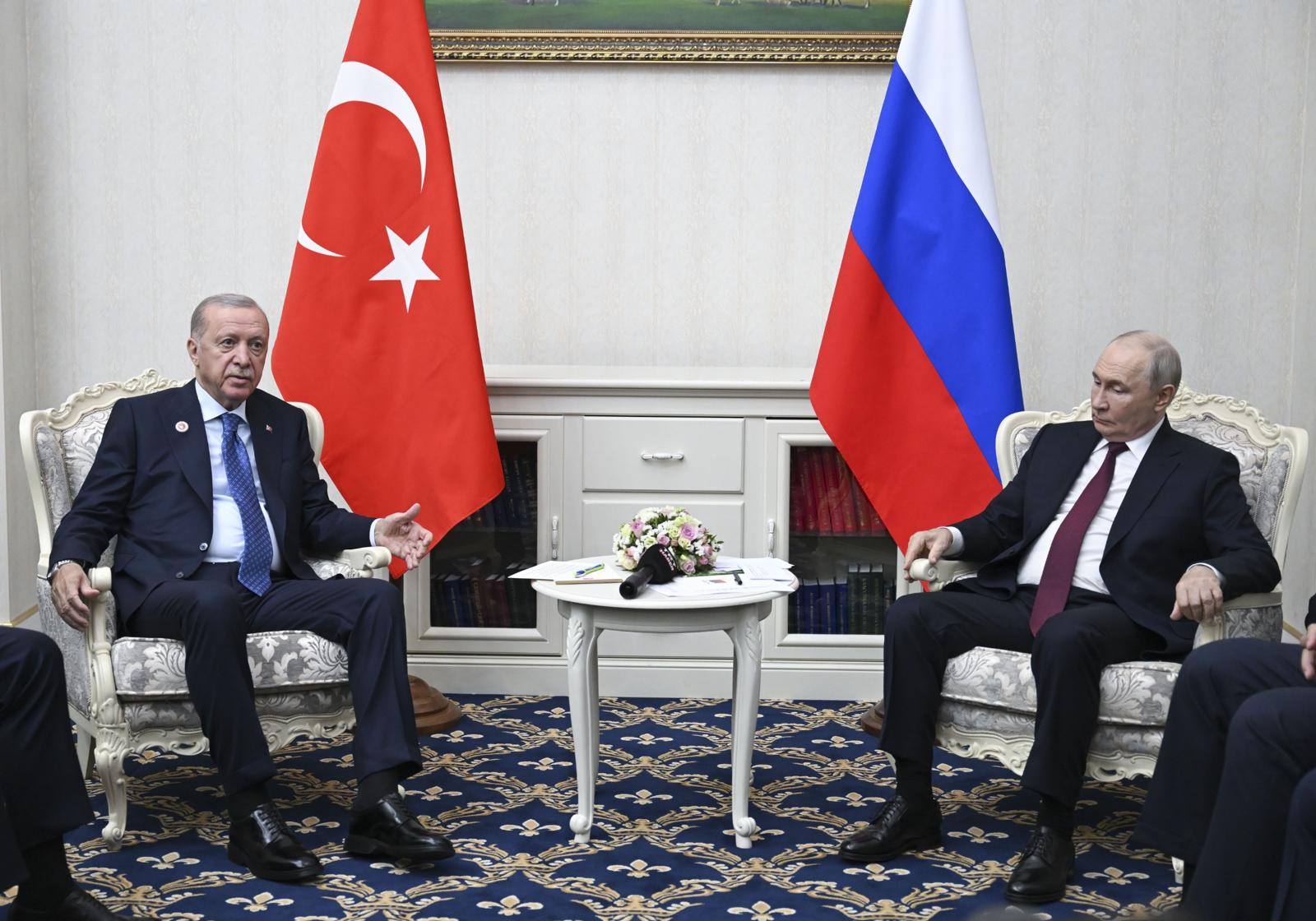 Cumhurbaşkanı Erdoğan’ın, Rusya Devlet Başkanı Putin ile görüşmesine ilişkin açıklama Cumhurbaşkanı Erdoğan, “Türkiye ile Rusya ilişkileri gerçekten her döneme göre