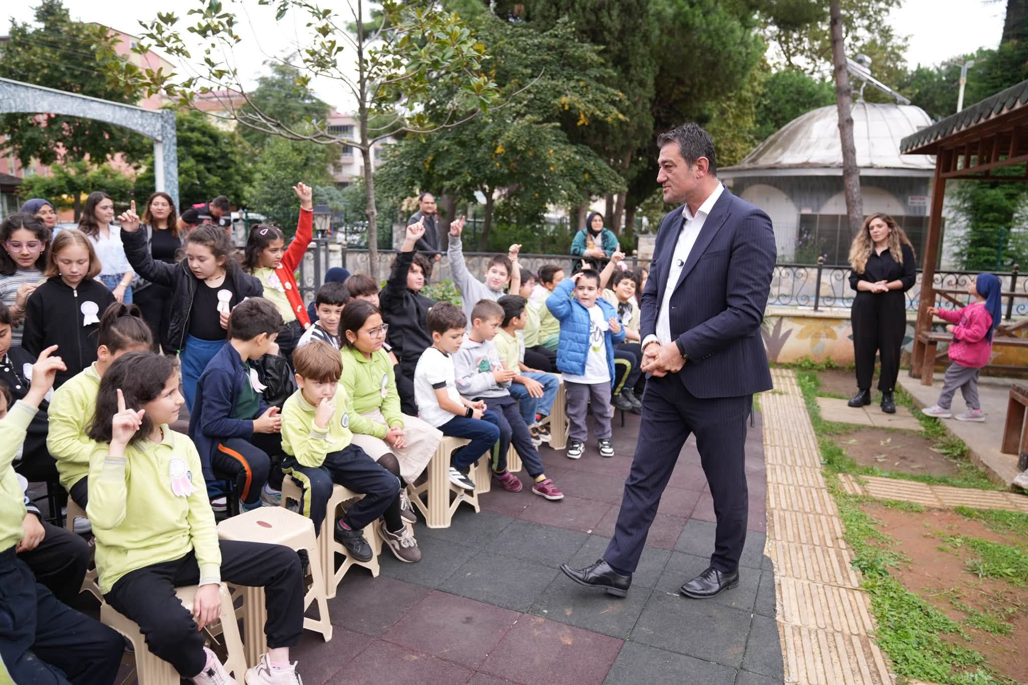 Giresun Belediyesi’nden Çocuklara Hayvan Sevgisi Etkinliği Giresun Belediyesi, 4 Ekim Dünya Hayvanları Koruma Günü kapsamında çocuklara