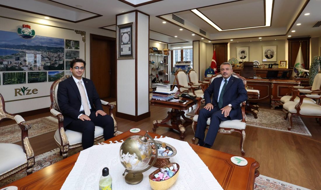 Rize Valisi Baydaş’tan Kaymakam Adayı Demir’e Anlamlı Takdir Rize Valiliği İl Planlama Uzman Yardımcısı olarak görev yaparken 115.